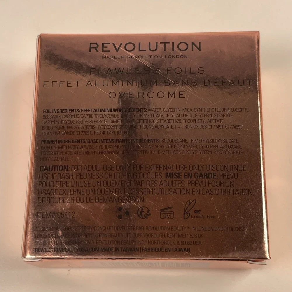 REVOLUTION Flawless Foils Eyeshadow Palette Overcome (Brown)